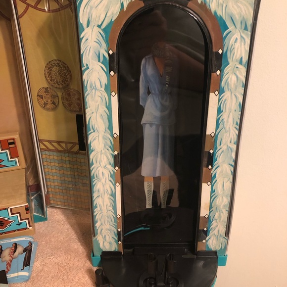 Vintage 1976 Mego Cher’s Dressing Room Playset 100% Complete With Box - Picture 5 of 16